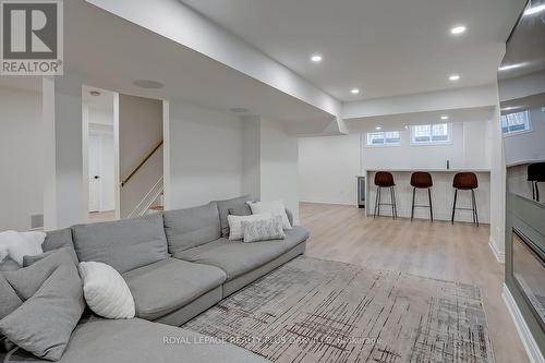 3339 Skipton Lane, Oakville, ON - Indoor