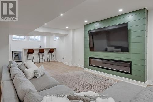 3339 Skipton Lane, Oakville, ON - Indoor