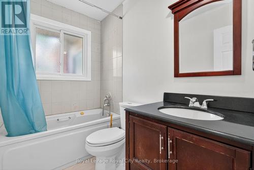 Main level 3pc - 68 Sunset Boulevard, Cambridge, ON - Indoor Photo Showing Bathroom