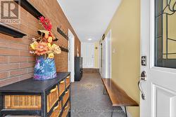 Separate entrance / Mud room - 