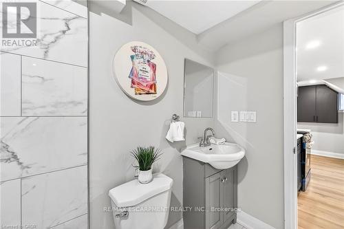 156 Walter Avenue N, Hamilton, ON - Indoor Photo Showing Bathroom