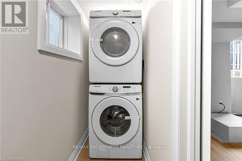 156 Walter Avenue N, Hamilton, ON - Indoor Photo Showing Laundry Room