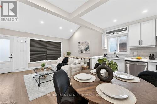 156 Walter Avenue N, Hamilton, ON - Indoor Photo Showing Dining Room