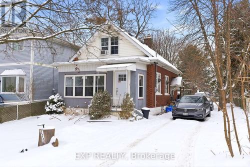 116 THOMAS STREET  Oshawa, ON L1H 3W8