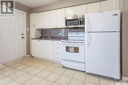 23 209 Camponi Place, Saskatoon, SK - Indoor Photo Showing Kitchen
