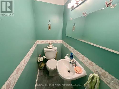 4 Rosanne Crescent, Hamilton, ON - Indoor Photo Showing Bathroom