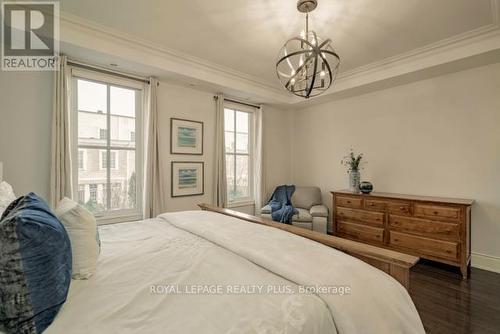 142 Rebecca Street, Oakville, ON - Indoor Photo Showing Bathroom
