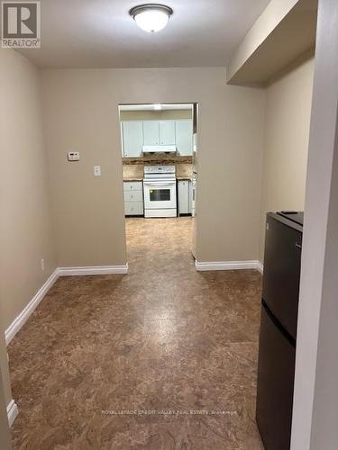 2502 Trident Avenue, Mississauga, ON - Indoor Photo Showing Other Room