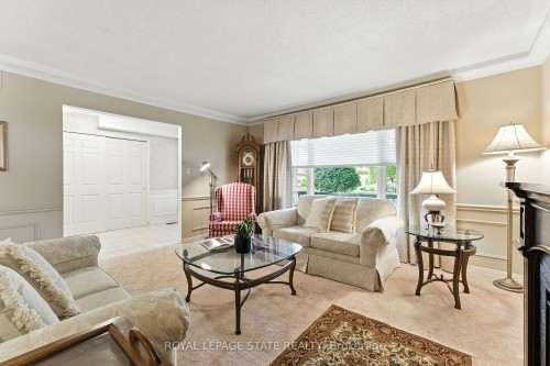 3 Atkins Drive, Hamilton, ON - Indoor Photo Showing Living Room