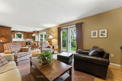 3 Atkins Drive, Hamilton, ON - Indoor Photo Showing Living Room