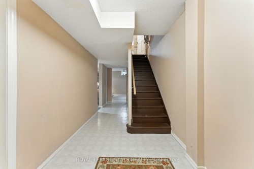 3 Atkins Drive, Hamilton, ON - Indoor Photo Showing Other Room