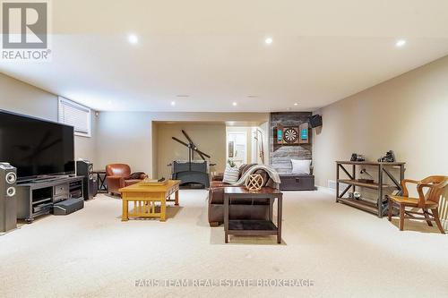 1209 Seadon Road, Springwater, ON - Indoor