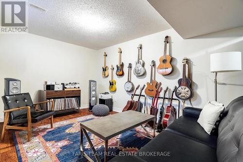 1209 Seadon Road, Springwater, ON - Indoor