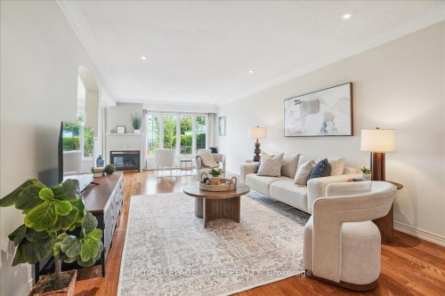 55 Edgewater Drive, Hamilton, ON - Indoor Photo Showing Living Room With Fireplace
