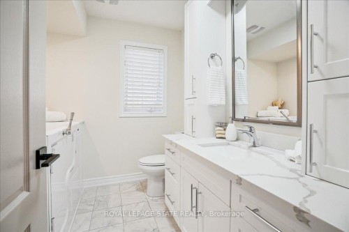 55 Edgewater Drive, Hamilton, ON - Indoor Photo Showing Bathroom