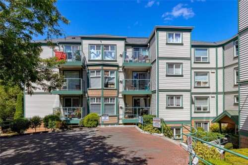 212-894 Vernon Ave  Saanich, BC V8X 2W6