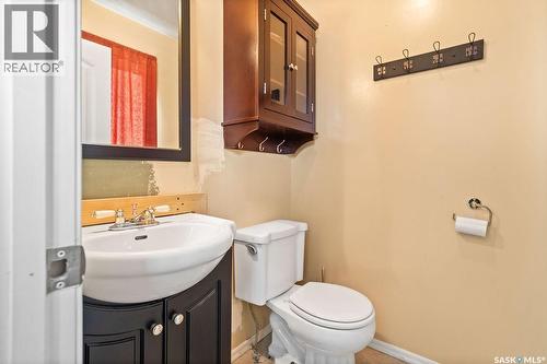 50 Hyland Crescent, Regina, SK - Indoor Photo Showing Bathroom