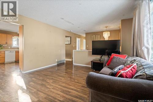 50 Hyland Crescent, Regina, SK - Indoor Photo Showing Living Room