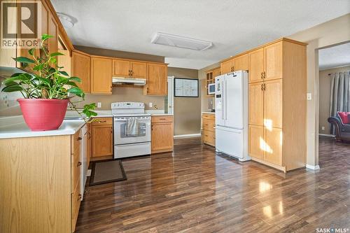 50 Hyland Crescent, Regina, SK - Indoor Photo Showing Kitchen