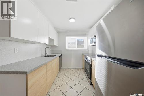 1022 9Th Street E, Saskatoon, SK - Indoor Photo Showing Kitchen
