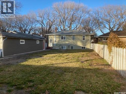 1022 9Th Street E, Saskatoon, SK - Outdoor