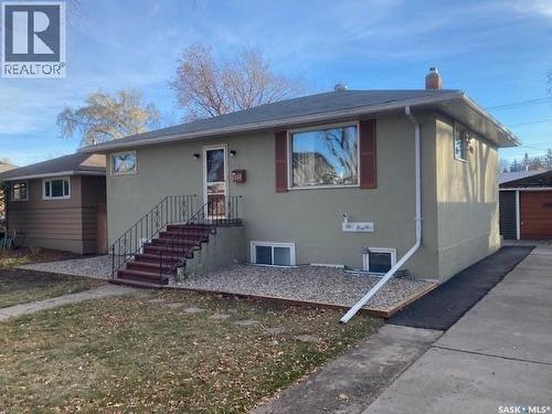 1022 9Th Street E, Saskatoon, SK - Outdoor
