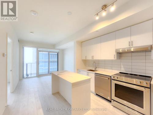 1825 - 9000 JANE STREET  Vaughan, ON L4K 0M6