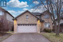 394 BERRYHILL DRIVE W  London North, ON N5X 4L4