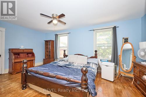 51 Grove Street, Welland (Welland Downtown), ON - Indoor Photo Showing Bedroom