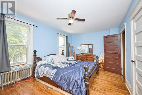 51 Grove Street, Welland (Welland Downtown), ON - Indoor Photo Showing Bedroom