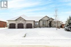25 MENNILL DRIVE  Springwater, ON L0L 1Y3