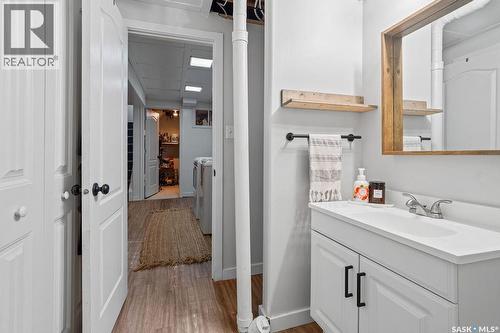 4601 Castle Road, Regina, SK - Indoor Photo Showing Bathroom