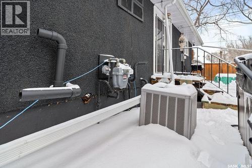 4601 Castle Road, Regina, SK - Outdoor With Exterior