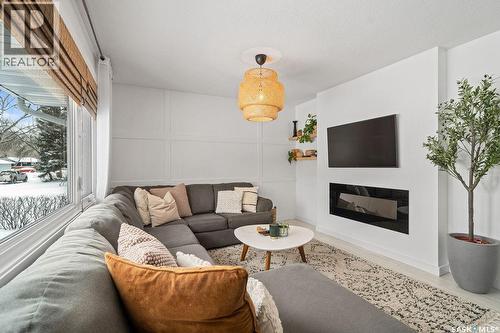 4601 Castle Road, Regina, SK - Indoor Photo Showing Living Room With Fireplace
