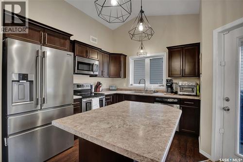 439 Snead Crescent, Warman, SK - Indoor Photo Showing Kitchen