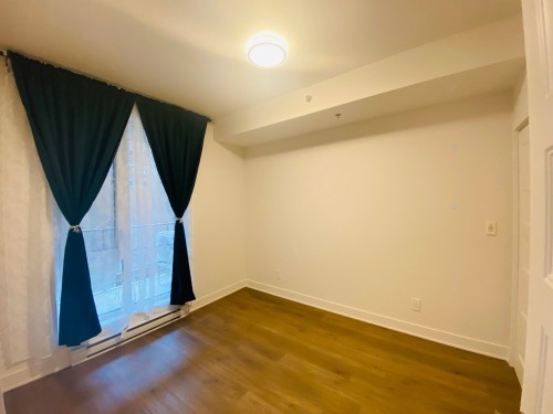 Chambre à coucher principale - 306-205 Ch. Bates, Mont-Royal, QC - Indoor Photo Showing Other Room