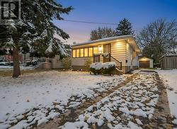 184 HENDON AVENUE  Toronto, ON M2M 1A7