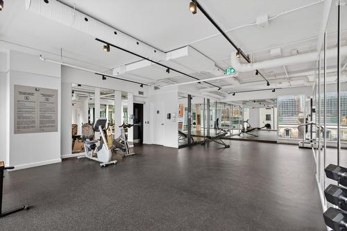 Exercise room - 307-1211 Rue Drummond, Montréal (Ville-Marie), QC - Indoor Photo Showing Gym Room