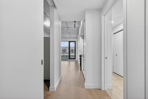 Hall - 709-200 Boul. Marcel-Laurin, Montréal (Saint-Laurent), QC - Indoor Photo Showing Other Room
