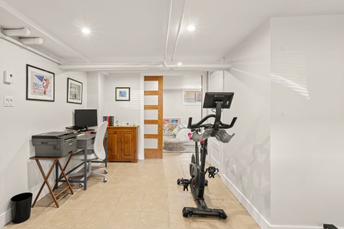 Family room - 2265 Av. De Melrose, Montréal (Côte-Des-Neiges/Notre-Dame-De-Grâce), QC - Indoor Photo Showing Gym Room