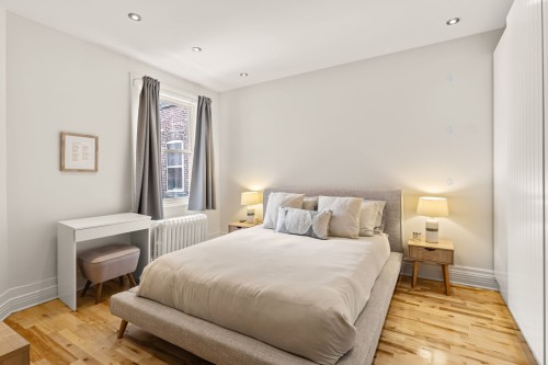 Primary bedroom - 2265 Av. De Melrose, Montréal (Côte-Des-Neiges/Notre-Dame-De-Grâce), QC - Indoor Photo Showing Bedroom