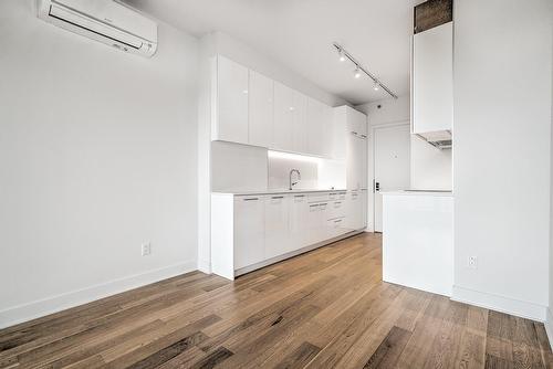 Living room - 712-2020 Boul. René-Lévesque O., Montréal (Ville-Marie), QC - Indoor