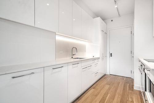 Kitchen - 712-2020 Boul. René-Lévesque O., Montréal (Ville-Marie), QC - Indoor Photo Showing Kitchen