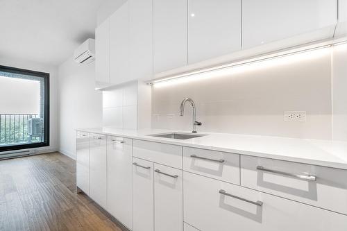 Kitchen - 712-2020 Boul. René-Lévesque O., Montréal (Ville-Marie), QC - Indoor Photo Showing Kitchen