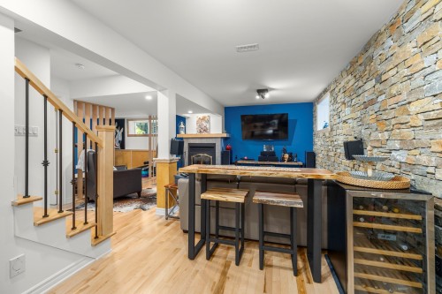 Salle familiale - 259 Rue Des Plaines, Les Coteaux, QC - Indoor