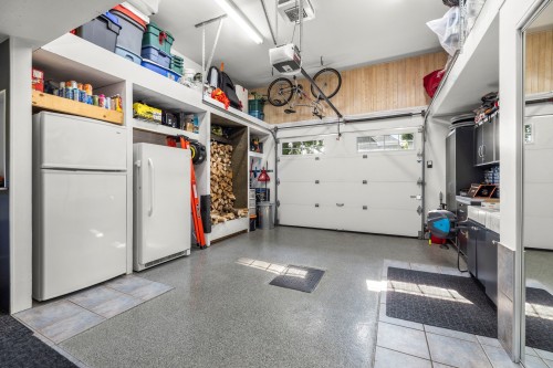 Garage - 259 Rue Des Plaines, Les Coteaux, QC - Indoor Photo Showing Garage