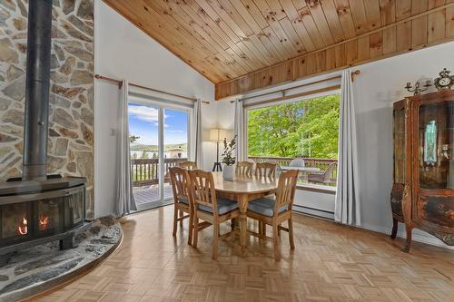Salle à manger - 183 Ch. Cooledge, Austin, QC - Indoor Photo Showing Dining Room With Fireplace
