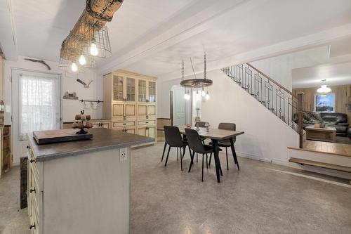 Salle à manger - 231 9E-Et-10E Rang, Saint-Camille, QC - Indoor Photo Showing Other Room