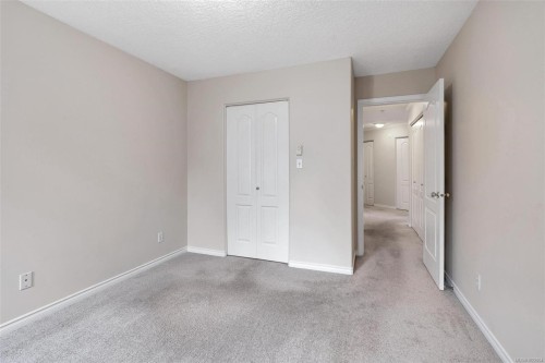 302-1663 Mckenzie Ave, Saanich, BC - Indoor Photo Showing Other Room