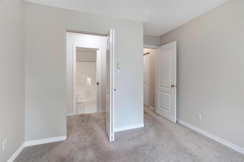 302-1663 Mckenzie Ave, Saanich, BC - Indoor Photo Showing Other Room